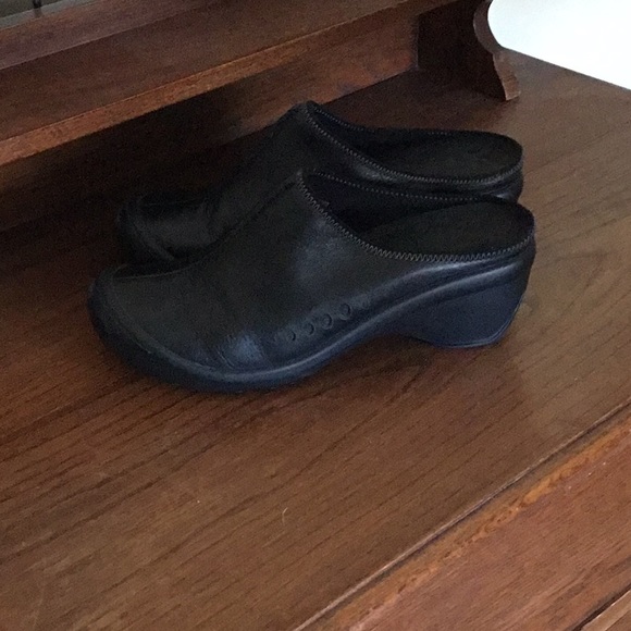 Privo Shoes Privo By Clarks Leather Clogs Poshmark